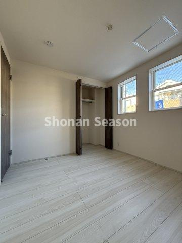 【洋室】 | 幅広い世代に馴染む全室フローリング！
インテリアの選択肢も広がりますよ♪