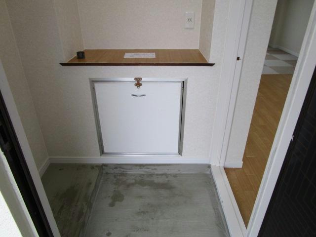 コーポラスミミの玄関