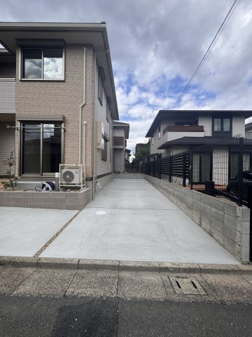 メゾンネクストの駐車場