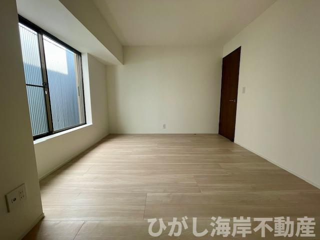 平塚市札場町　中古戸建の寝室|新規リフォーム完了！　7.5帖　洋室