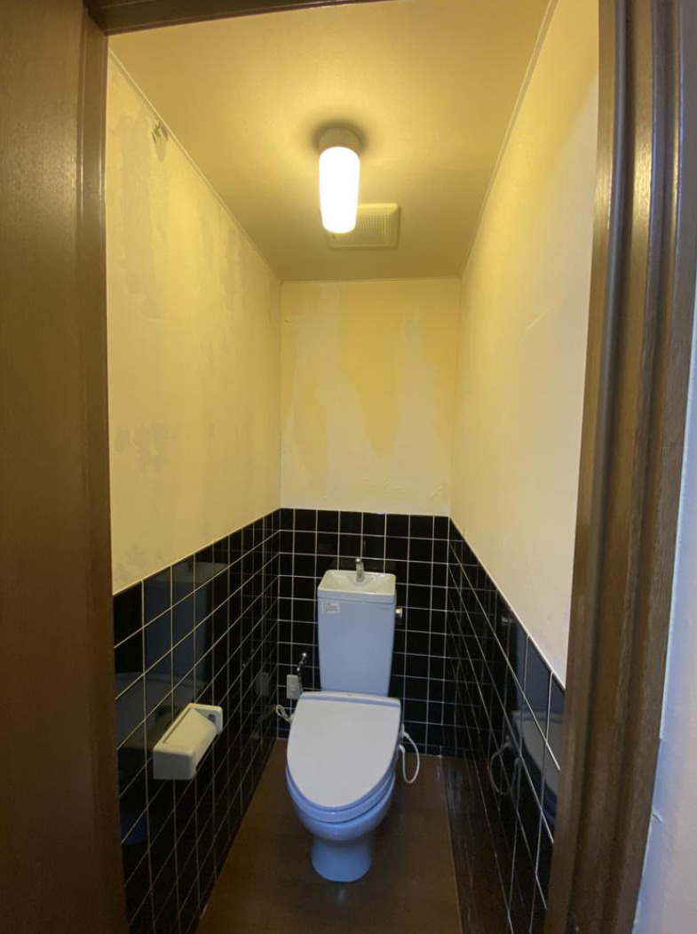 摂津市鳥飼西4丁目　店舗付住宅のトイレ