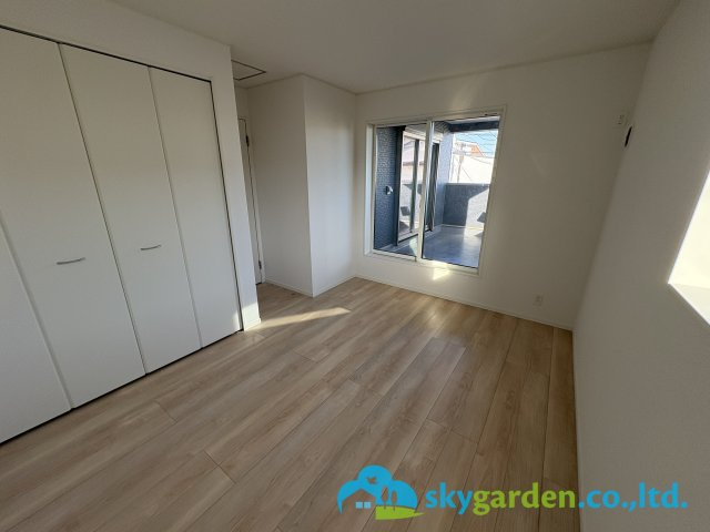 茅ヶ崎市柳島第11　新築戸建　全8棟8号棟の寝室|開放的な寝室です