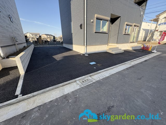 茅ヶ崎市柳島第11　新築戸建　全8棟8号棟の駐車場|車種により２台駐車可能