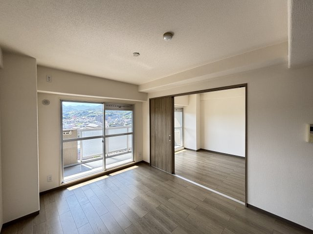 サーパス沼田の居間・リビング