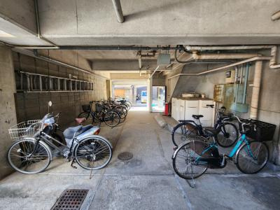 ツカサビルの駐車場