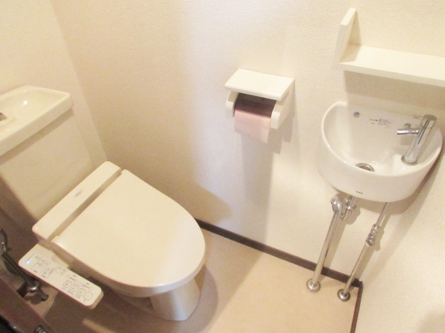 メゾンイン宝塚のトイレ|シンプルで使いやすいトイレです