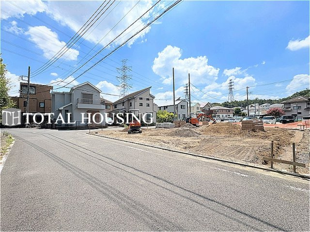 【前面道路含む現地写真】 | 稲城市大丸　新築戸建　全3棟