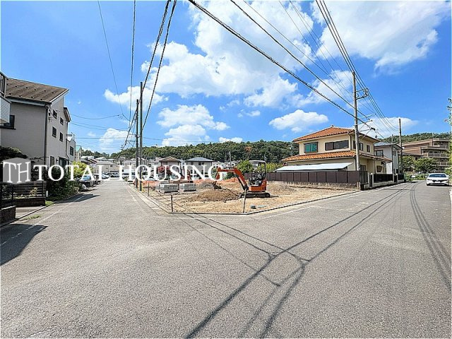 【前面道路含む現地写真】 | 稲城市大丸　新築戸建　全3棟