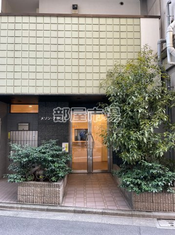 メゾンアワジⅡのエントランス