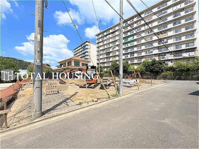 【前面道路含む現地写真】 | 稲城市大丸　新築戸建　全3棟