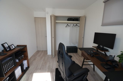 【洋室】 | グランエクセラ港北/小机町 | 小机町７号棟トイレ　※間取り・クロス、フローリング、建具等の配色は棟ごとに違います。