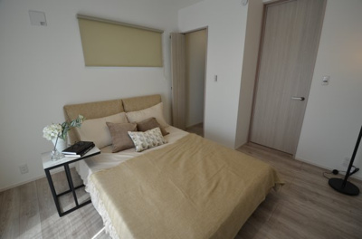 【洋室】 | グランエクセラ港北/小机町 | 小机町７号棟洋室　※間取り・クロス、フローリング、建具等の配色は棟ごとに違います。