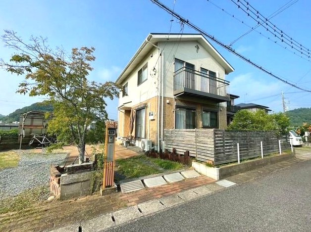 茂原市立木　中古戸建の外観|平成20年7月築3LDK 太陽光発電 オール電化 敷地約68坪 車3台可 田園風景が広がる閑静な環境