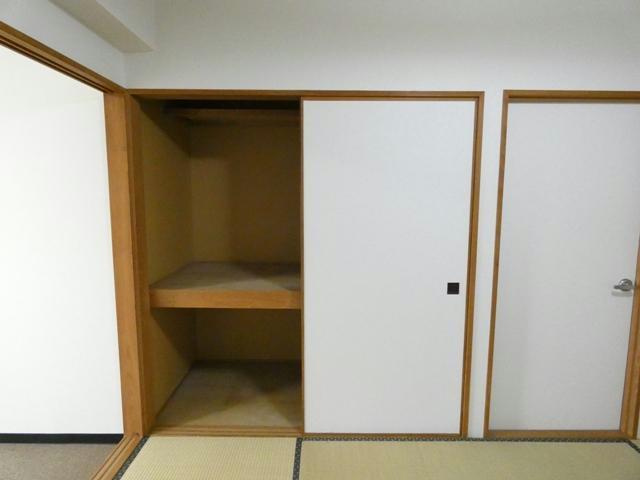三共ユタカビルの収納