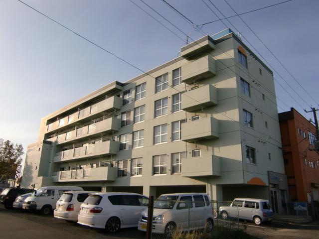 三共ユタカビルの外観