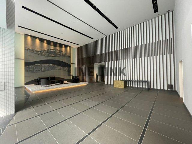 ローレルタワー心斎橋のエントランス