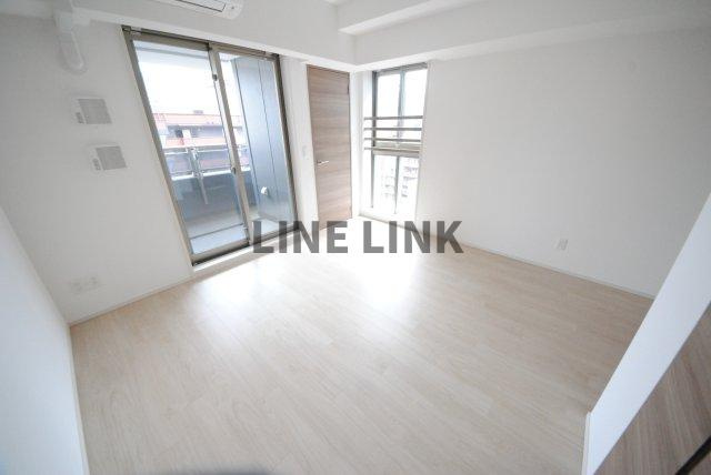 ローレルタワー心斎橋の居間・リビング