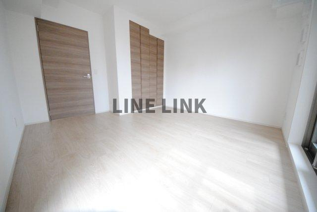 ローレルタワー心斎橋の洋室