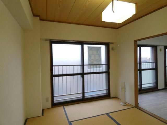 三共ユタカビルの和室