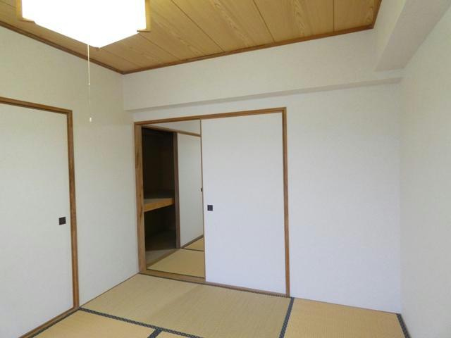 三共ユタカビルの和室