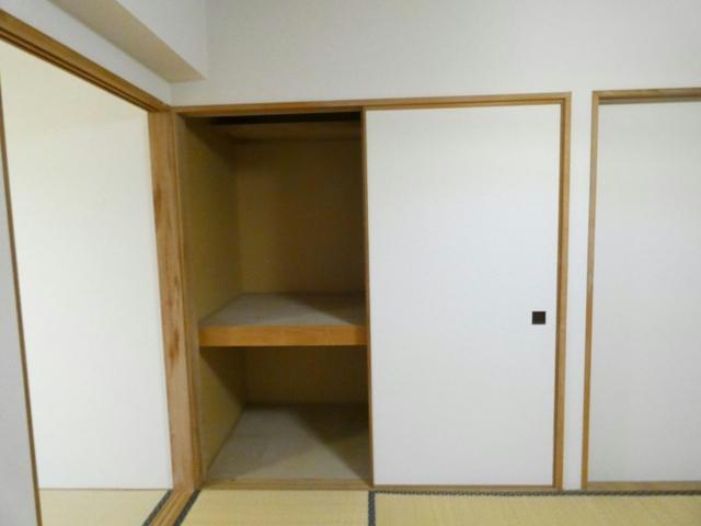 三共ユタカビルの収納