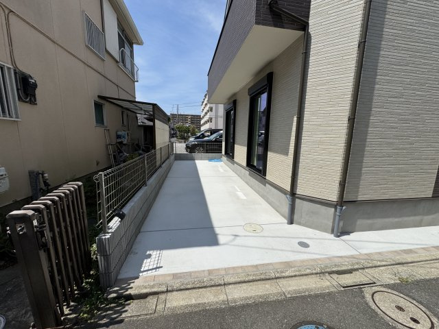 葛飾区水元１丁目新築戸建【水元小学校：10分】の駐車場|南側駐車スペース