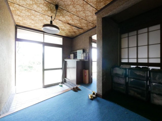 【玄関】 | 甲州市塩山牛奥 中古 宅地252坪+農地196坪 四方道路 | 広々とした玄関