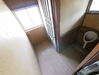 【トイレ】 | 甲州市塩山牛奥 中古 宅地252坪+農地196坪 四方道路 | 1階