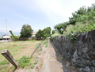 【前面道路含む現地写真】 | 甲州市塩山牛奥 中古 宅地252坪+農地196坪 四方道路 | 東側農道