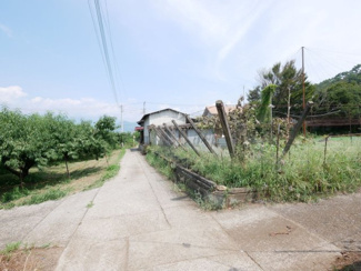 【前面道路含む現地写真】 | 甲州市塩山牛奥 中古 宅地252坪+農地196坪 四方道路 | 西側農道