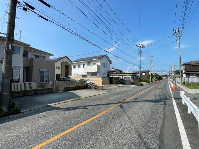 【前面道路含む現地写真】 | 本庄市小島2丁目　中古戸建