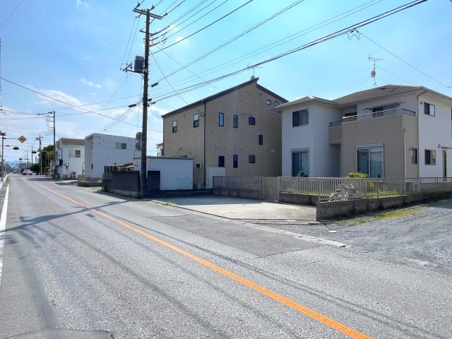【前面道路含む現地写真】 | 本庄市小島2丁目　中古戸建