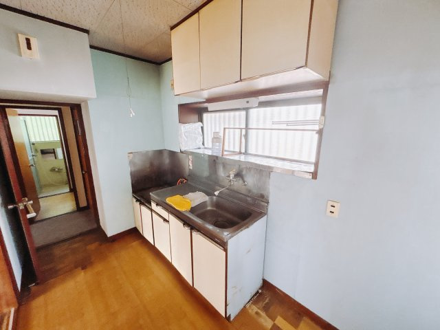 【中古戸建】前橋市六供町3丁目のキッチン|■キッチン｜ゆとりのあるキッチンになっています。