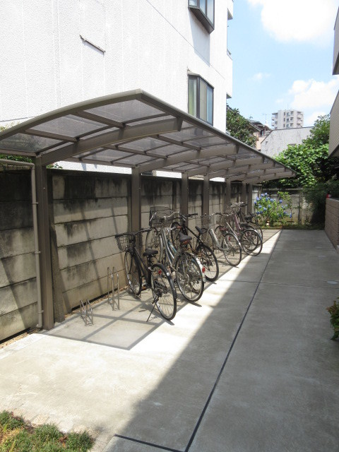パーシモンハウス椎名町のその他共用部分|★屋根付き駐輪場★