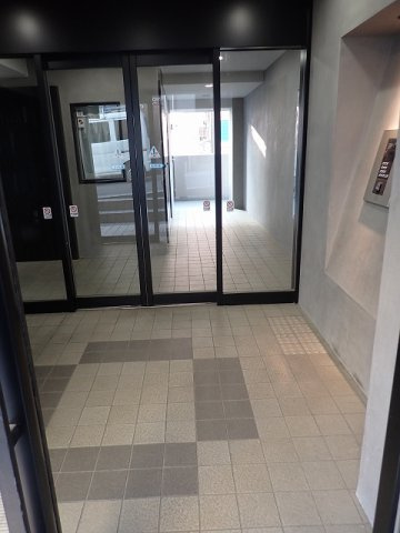 レジディア本郷菊坂プレイスのエントランス