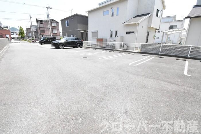 プラティーク ハバラの駐車場|駐車場