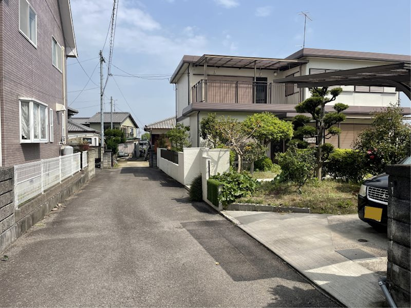 西連寺町1丁目　中古戸建の前面道路含む現地写真