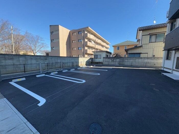 アンブランシュの駐車場