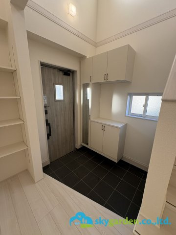 平塚市南金目　新築戸建　全2棟1号棟の玄関