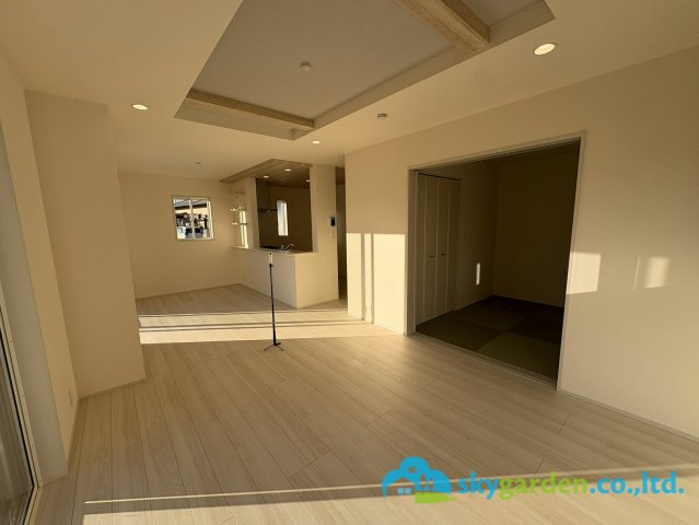 平塚市南金目　新築戸建　全2棟1号棟の居間・リビング