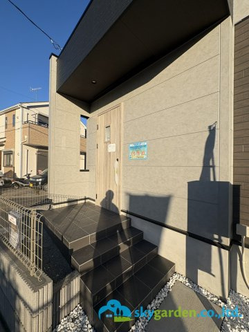 平塚市南金目　新築戸建　全2棟1号棟の玄関