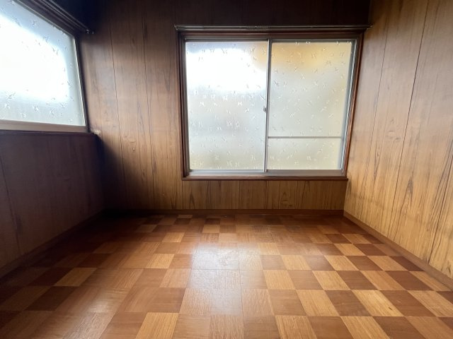 新家2丁目貸家の洋室