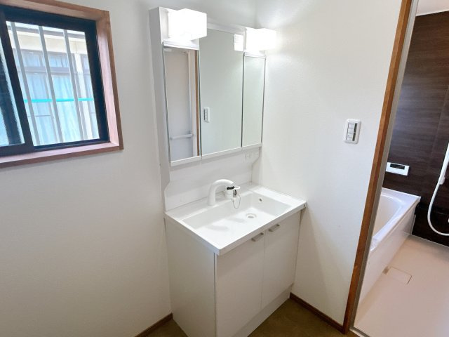 リフォーム中古戸建　本巣市見延　平成元年築の独立洗面台