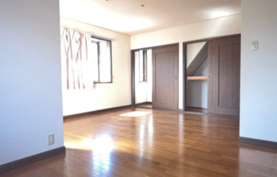 【居間・リビング】 | 八尾市南本町1丁目　中古戸建