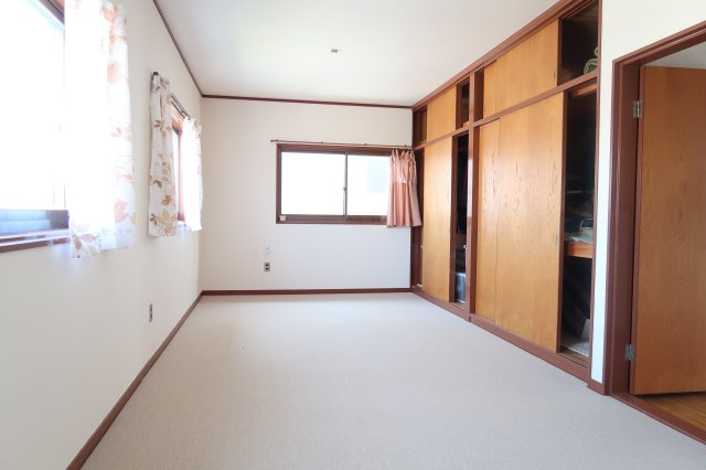 野洲市冨波乙　中古戸建|２階洋室（10.5帖）