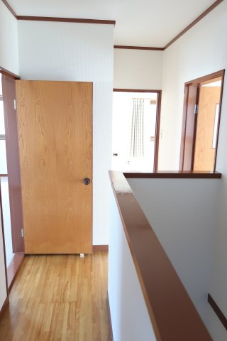 野洲市冨波乙　中古戸建|２階廊下部分