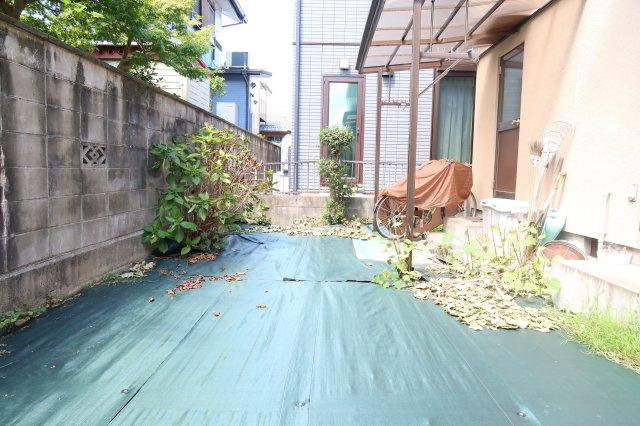 野洲市冨波乙　中古戸建の庭