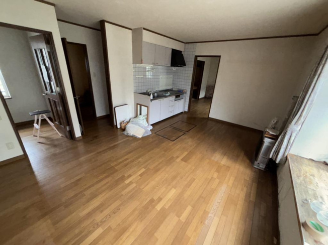 【居間・リビング】 | 北見市双葉町４丁目６番１９号　平家建中古売家