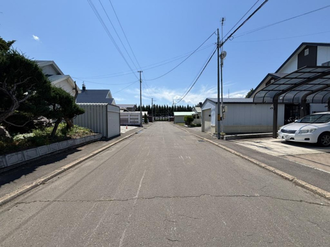【前面道路含む現地写真】 | 北見市双葉町４丁目６番１９号　平家建中古売家