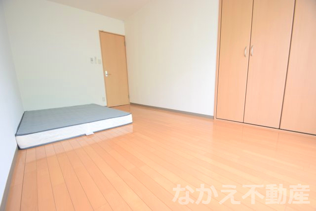 【寝室】 | 落ち着いた色調の寝室です